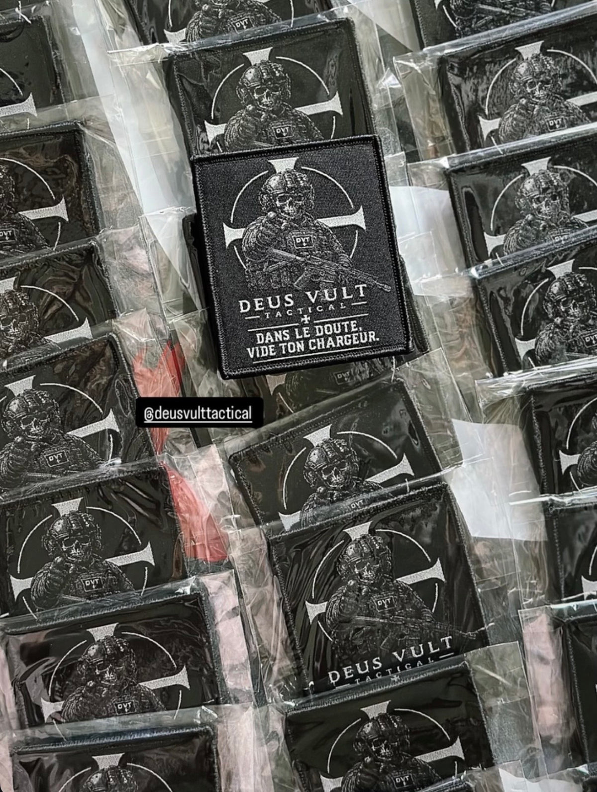 Patch Velcro DVT - dans le doute vide ton chargeur